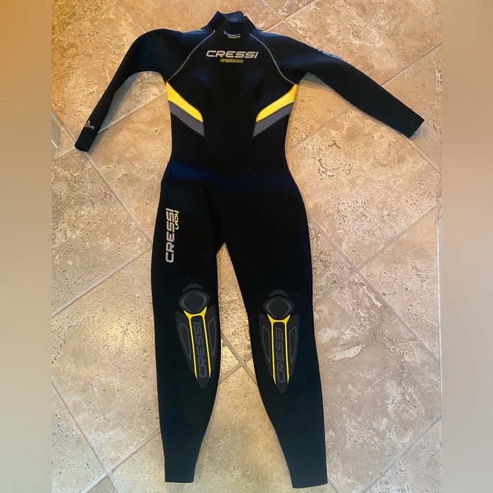 Cressi Women’s One-Piece Wetsuit in Black and Yellow